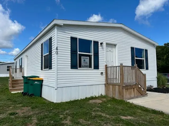 40 Farmingdale Dr #40