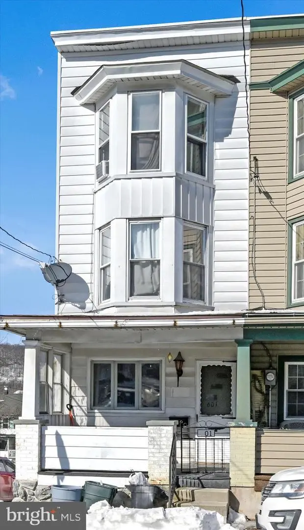 601 E Bertsch St