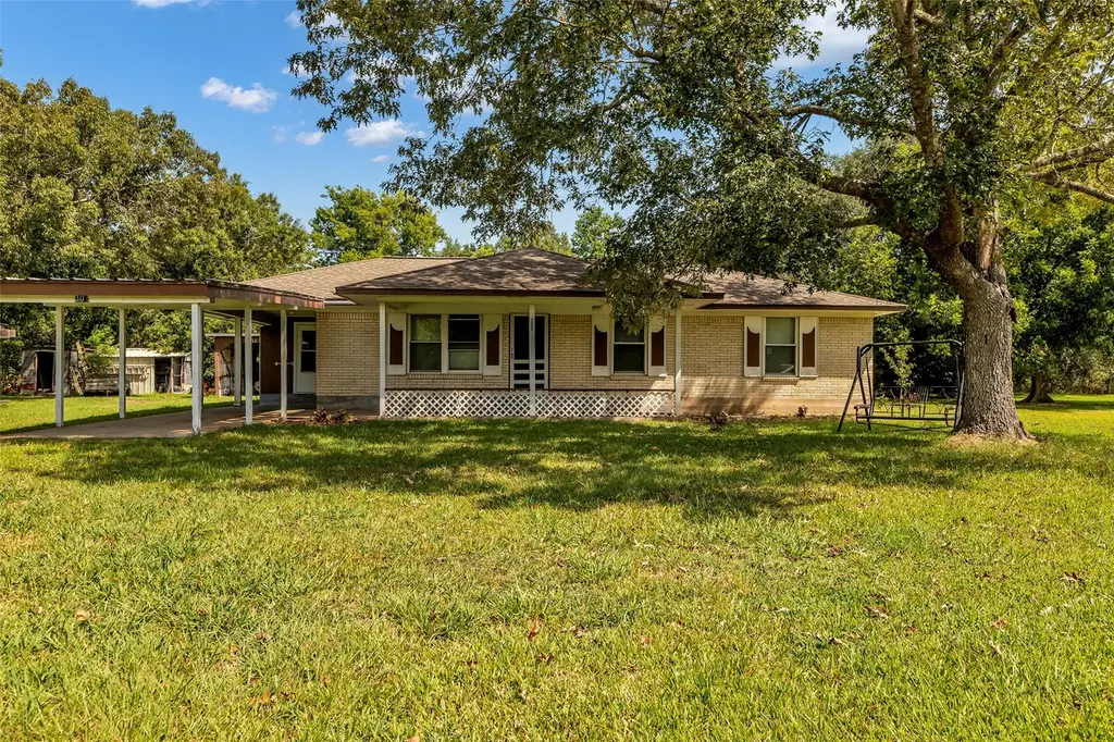 302 Channelview Dr