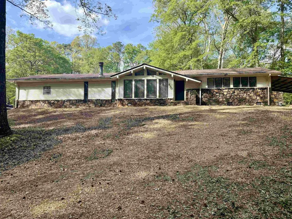 830 Dogwood Dr