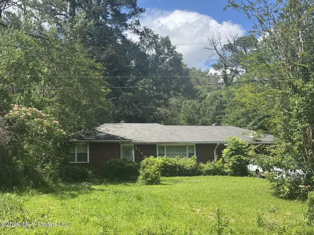 222 Pine Lawn Pl