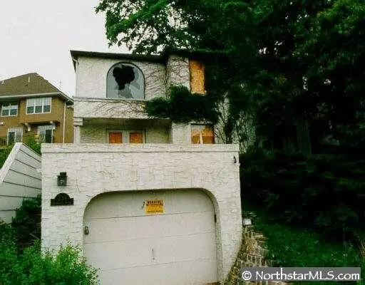 233 Groveland Ave