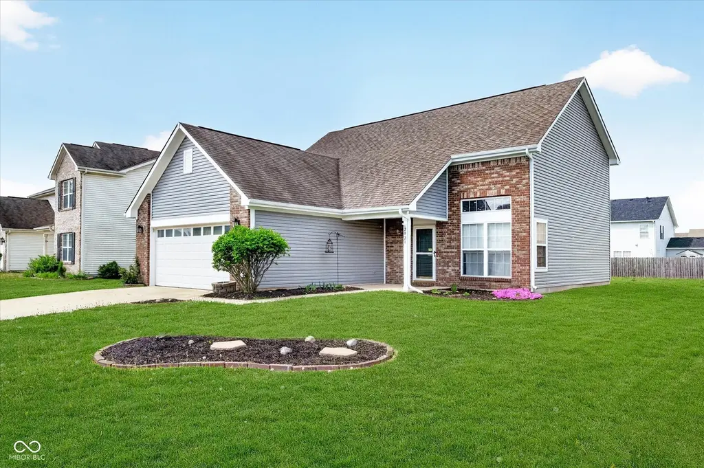 2428 Foxtail Dr