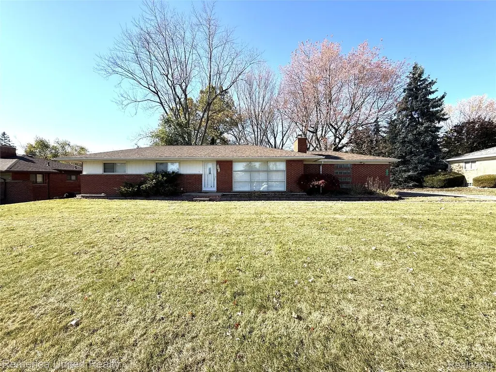 28231 Farmington Rd