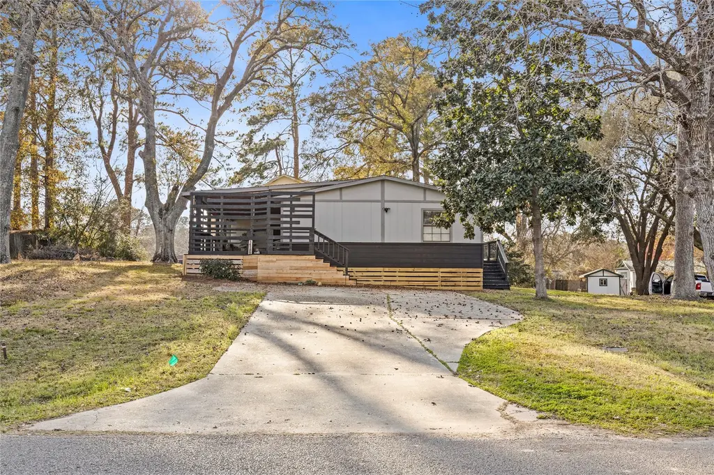 14189 Shadow Bay Dr