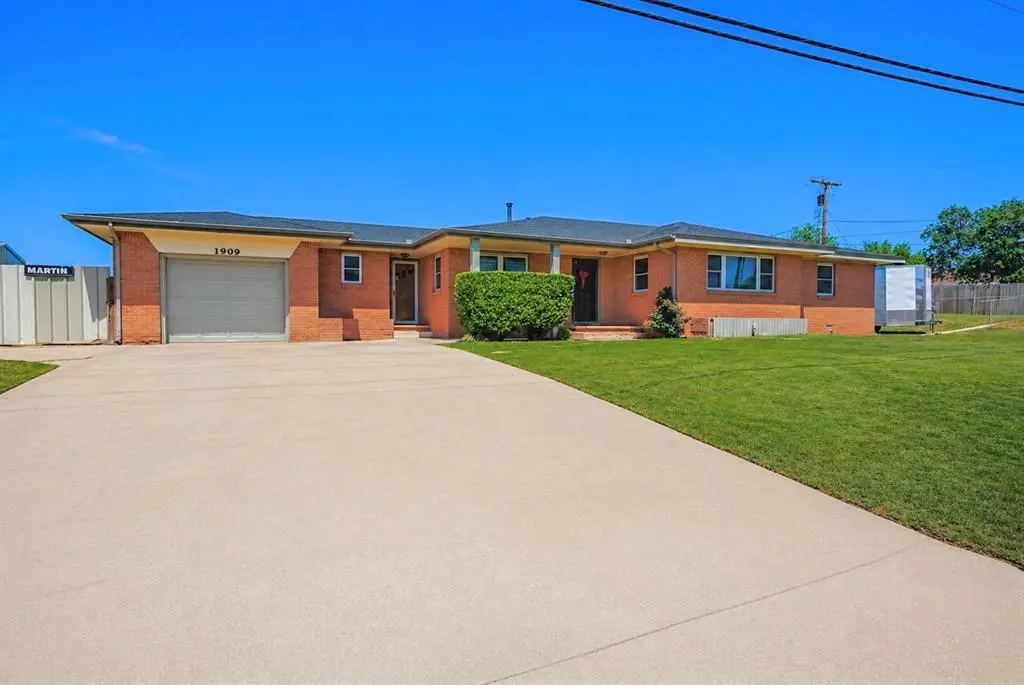 1909 W Modelle Ave