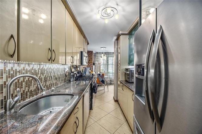 2942 W 5th St Unit 2J