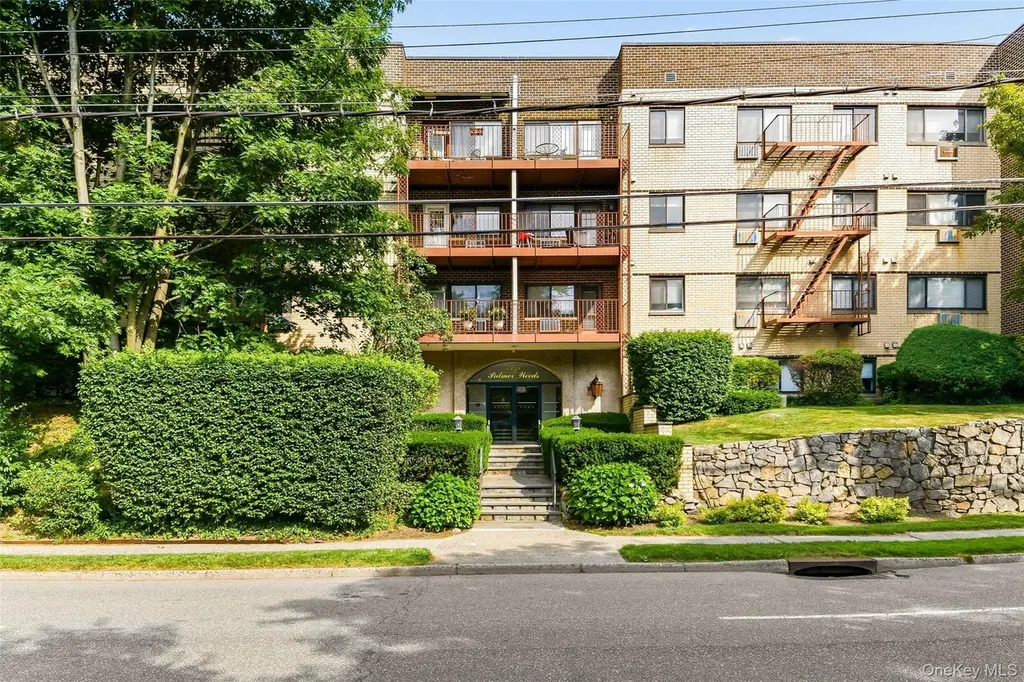 2221 Palmer Ave Unit 3P