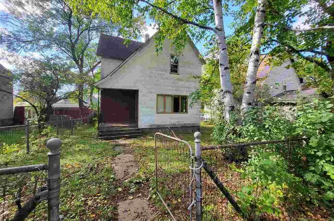 111 Carrie Ave
