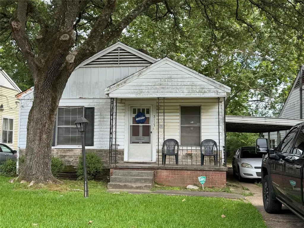 3123 Desoto St