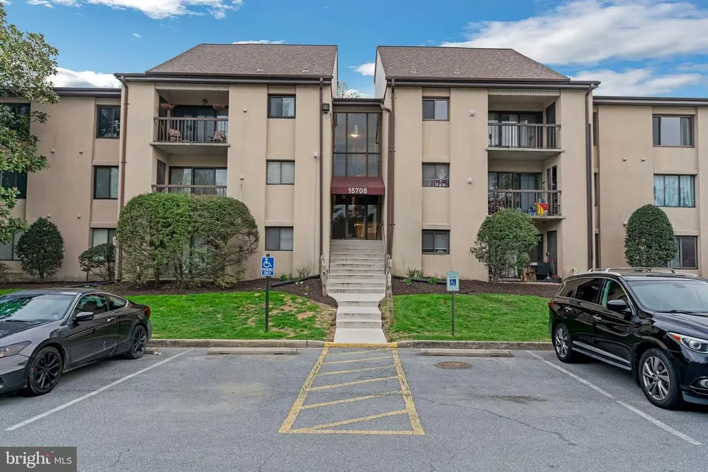 15708 Dorset Rd #203