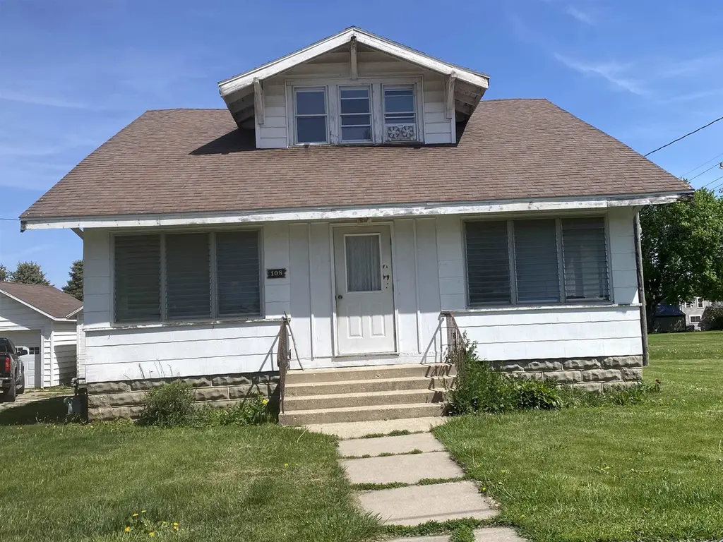 108 W North St