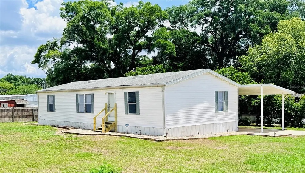 2011 NW 28th Ct