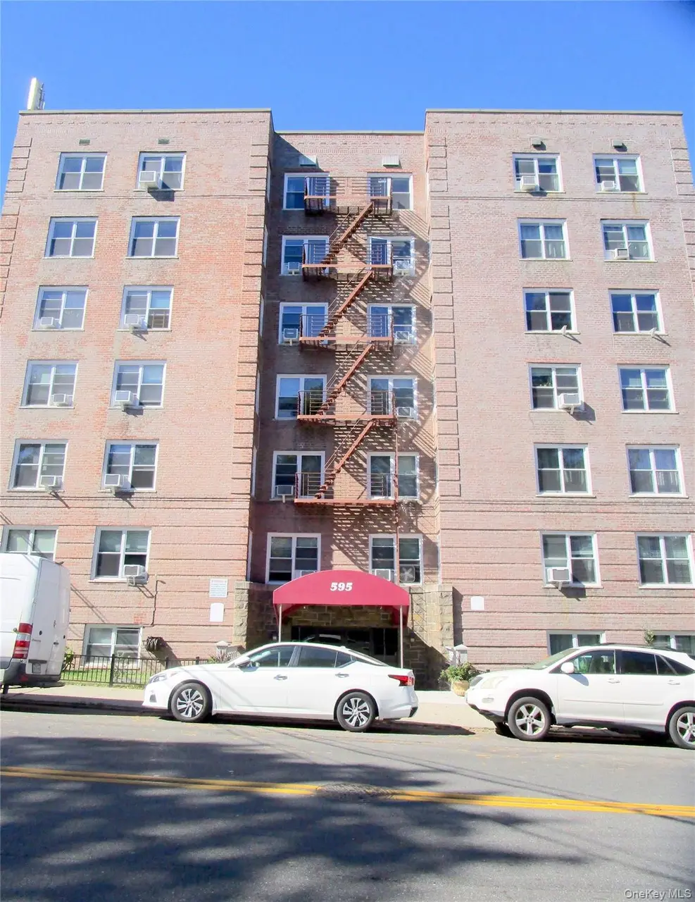 595 Mclean Ave Unit 6B