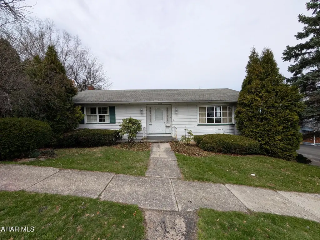 2400 Crawford Ave