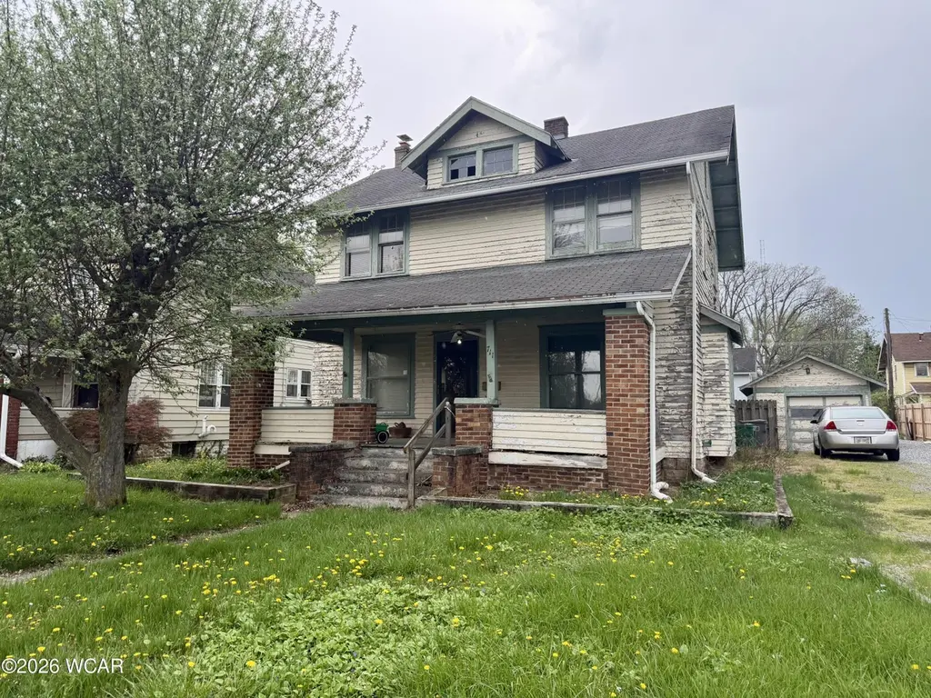711 College Ave