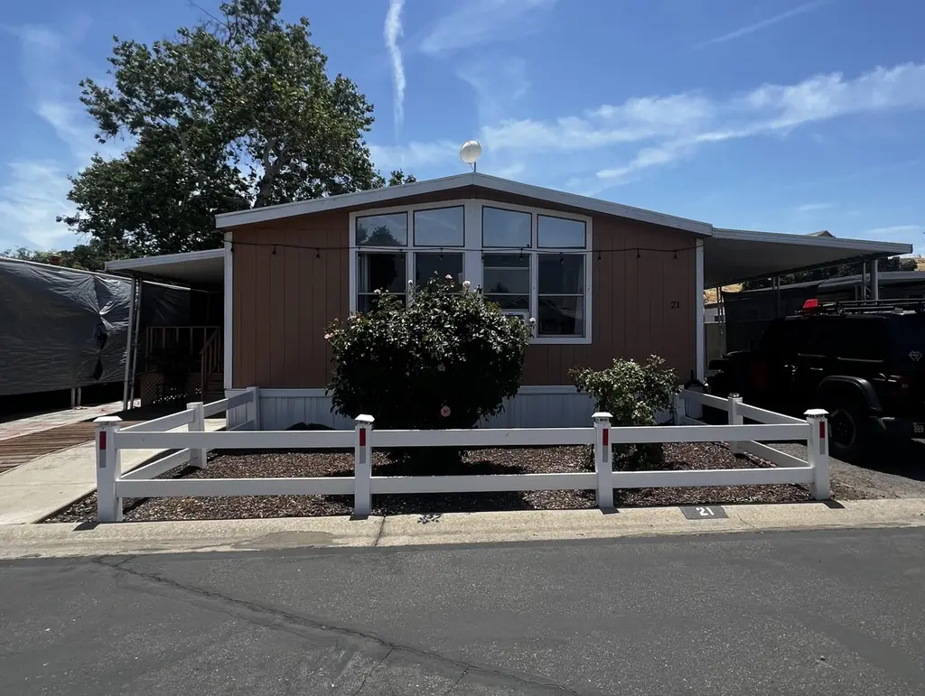 720 E Worth Ave #21