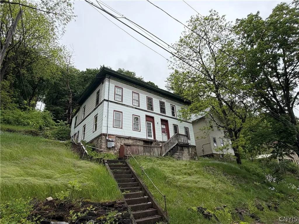 102 Diamond St