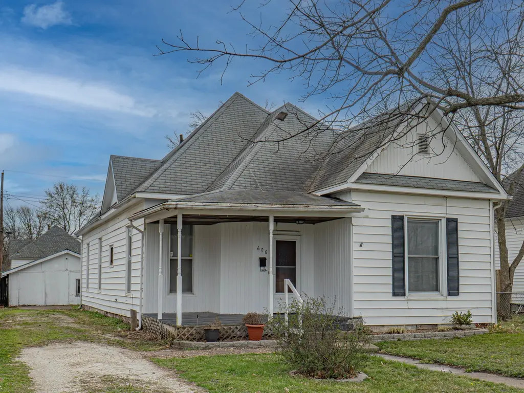 606 Promenade St