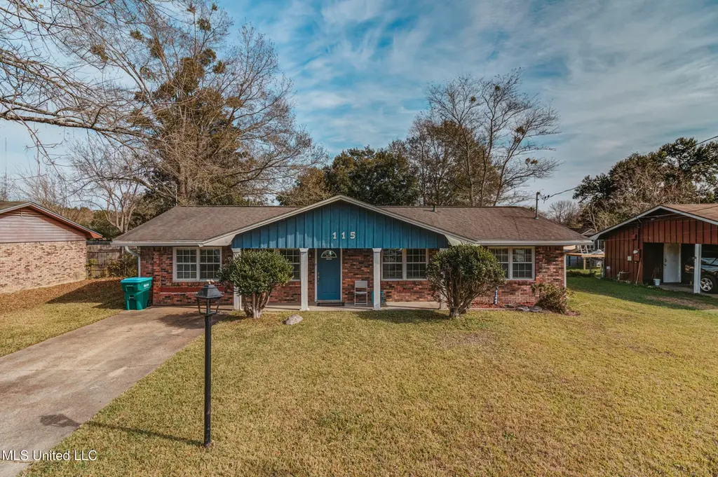 115 Connie Dr