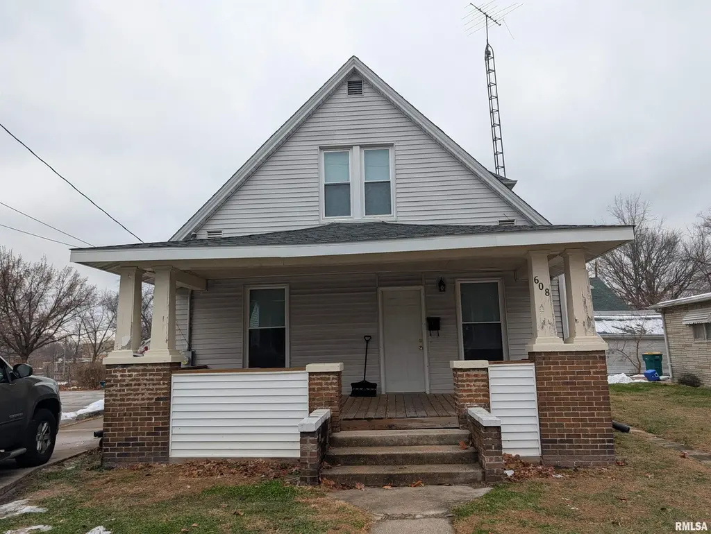 608 W Calhoun St