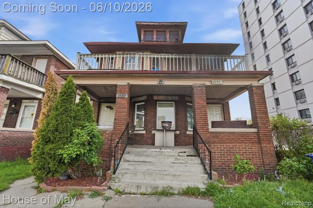 2553 Central St