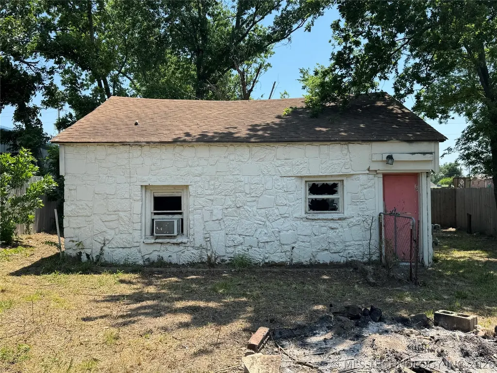 305 S Chickasaw Ave Unit 1/2