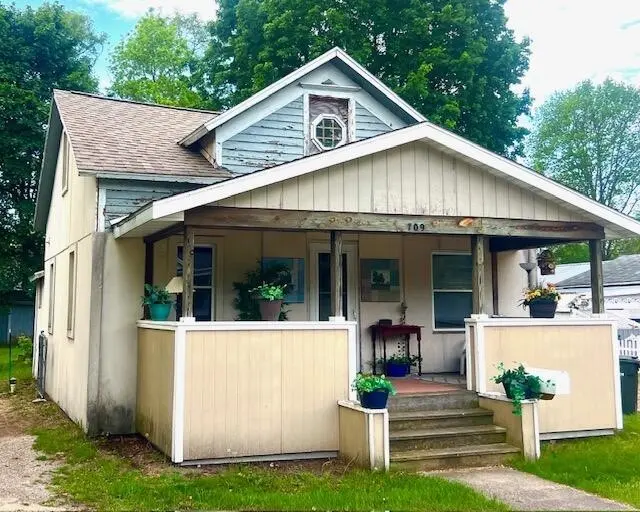 709 Oak Ave