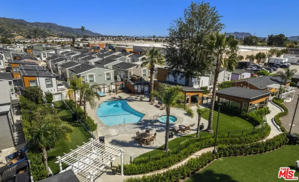 8250 Lankershim Blvd #194