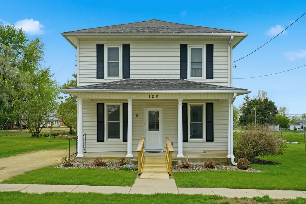 108 W Elm St