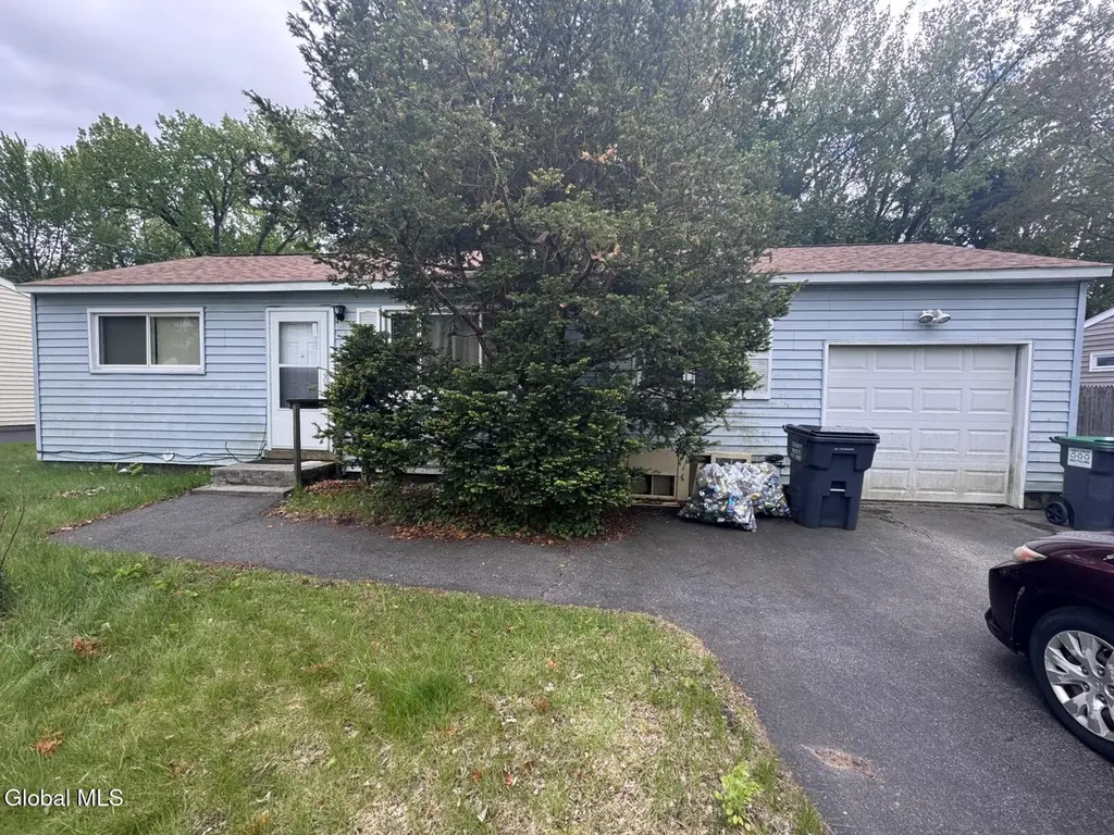 9 Mary Hadge Dr