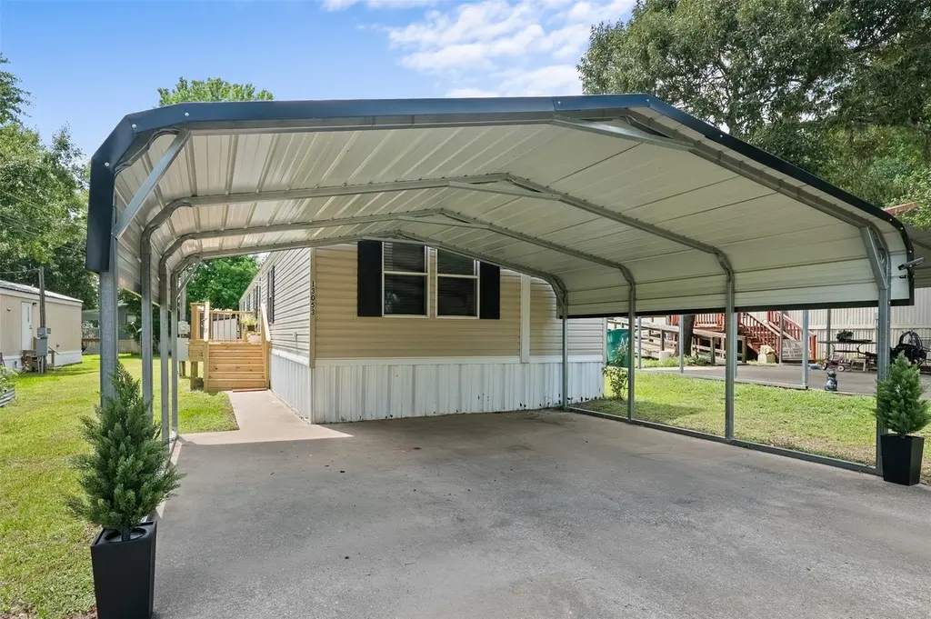 13053 Oak Manor Ct