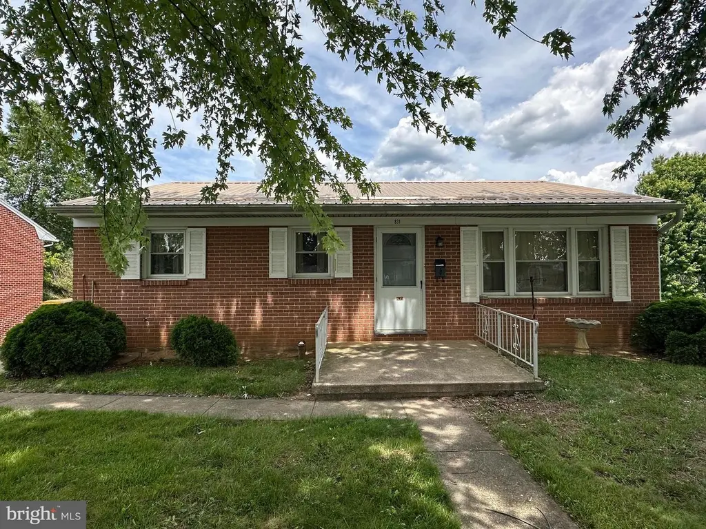 831 Fairview Ave