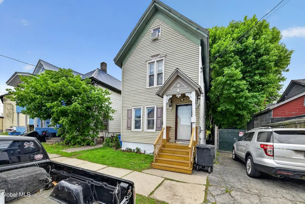 6 Water St
