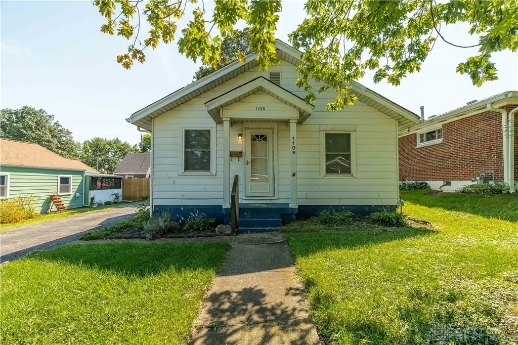 1108 Lexington Ave