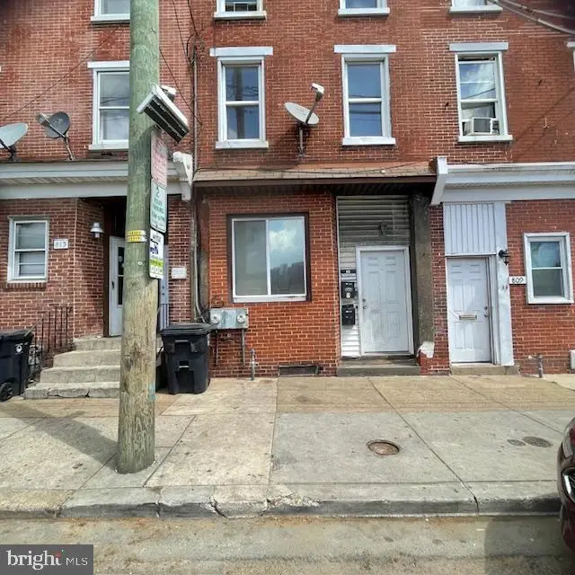 811 W 4th St