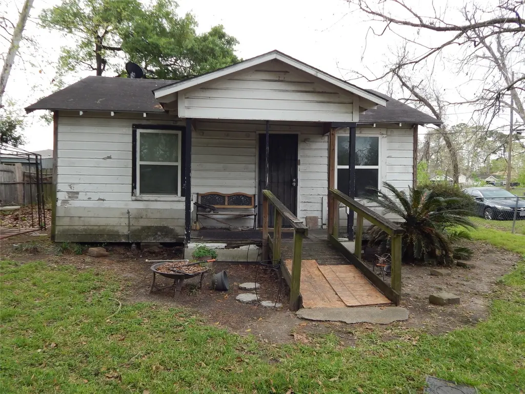 2449 Garwood Dr