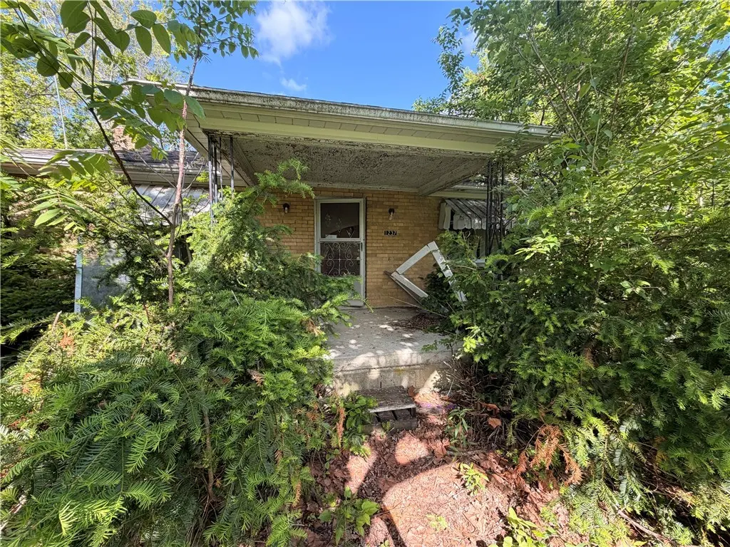 1237 S Diamond Mill Rd
