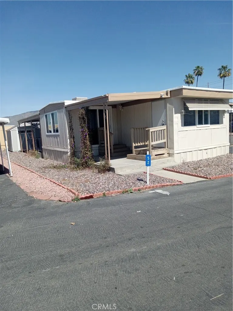 1600 S San Jacinto Ave #52