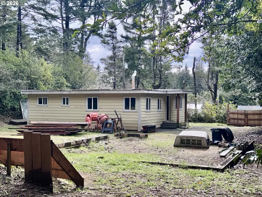 4923 Mitchell Loop Rd