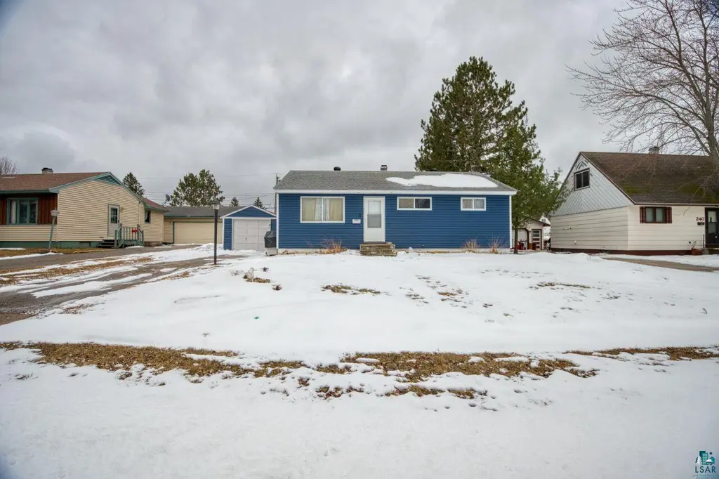 242 Hampshire Dr