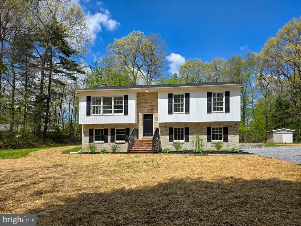 240 Oak Dr