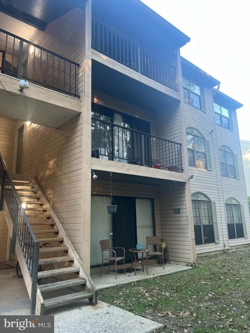 229 Colonial Ct