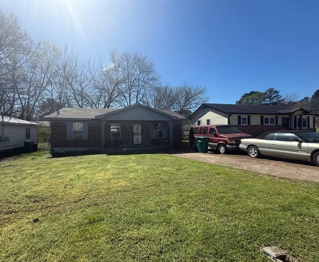 20 Hackberry Ln