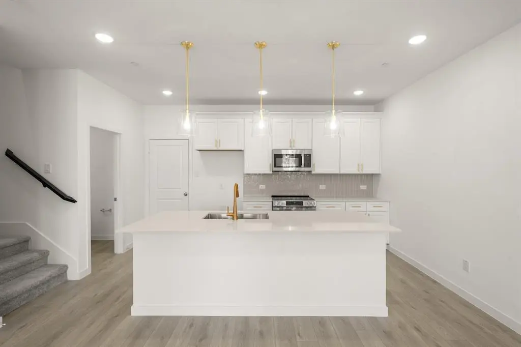 7625 Dakota Dr