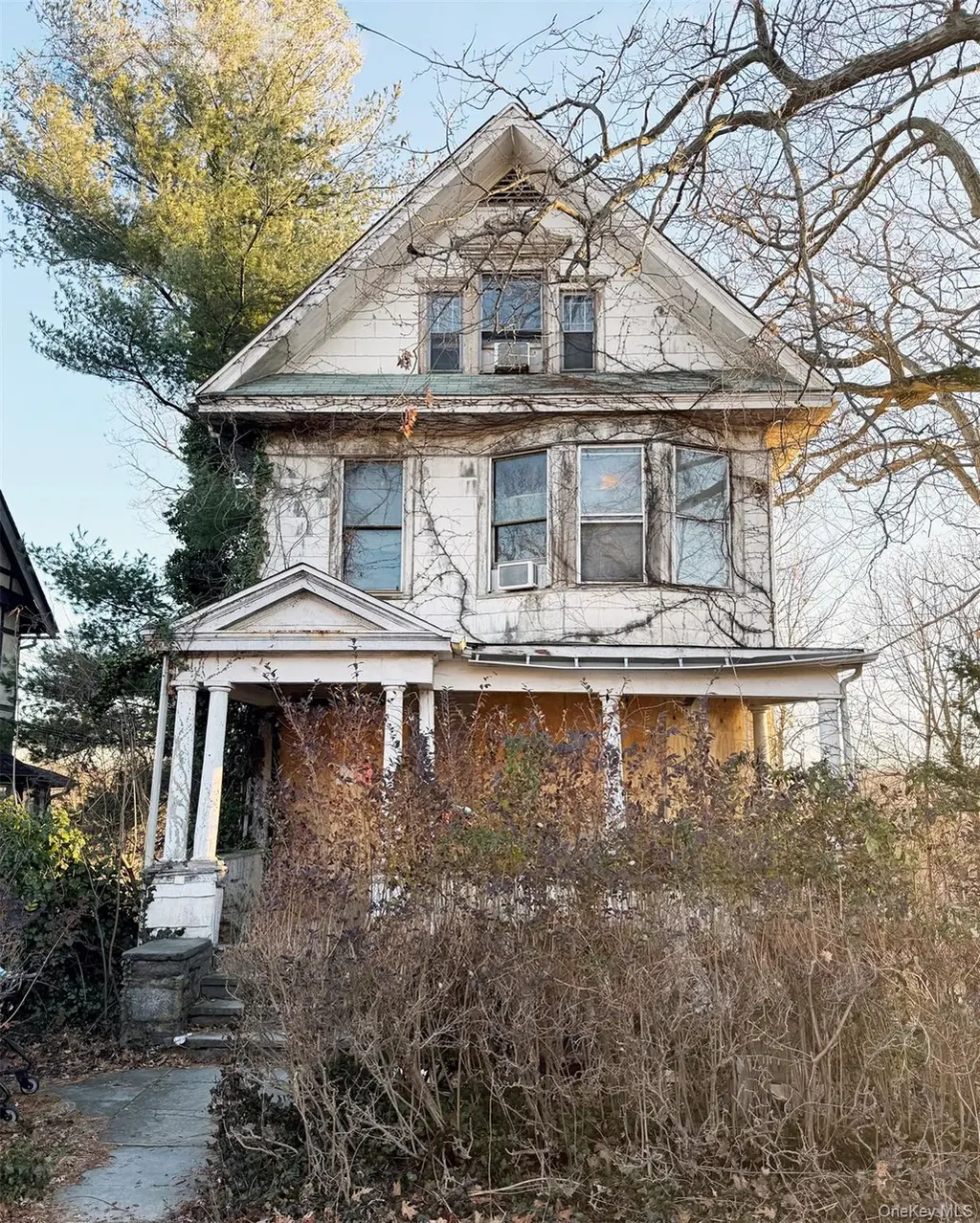 6 aka 10 Rossmore Ave