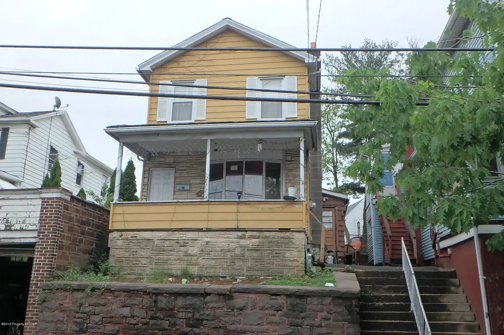 211 Scott St