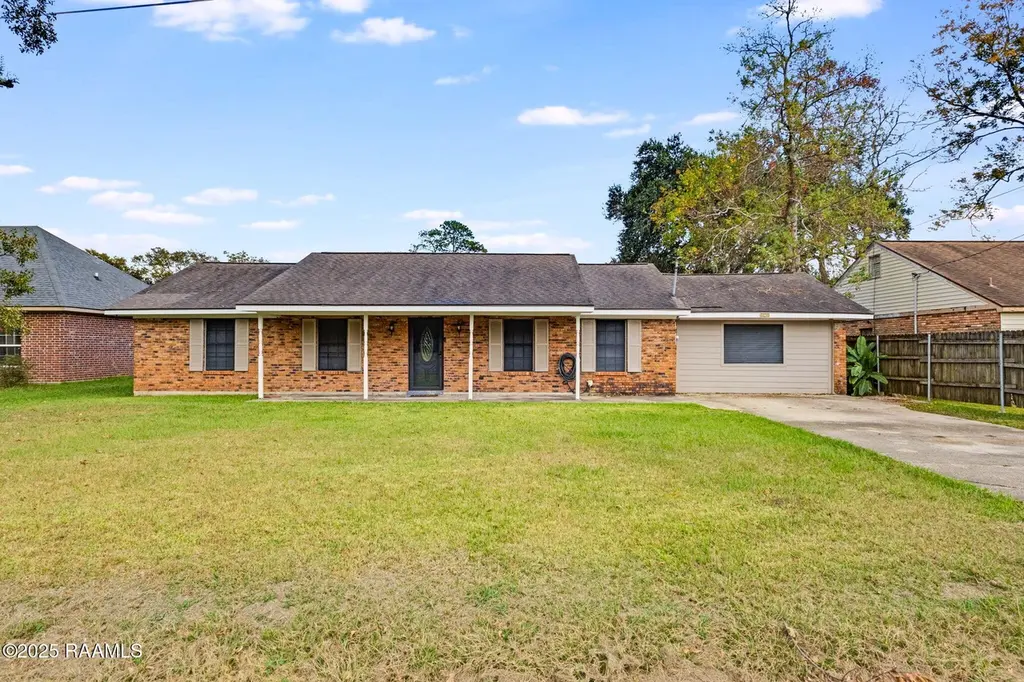 104 Polaris Dr