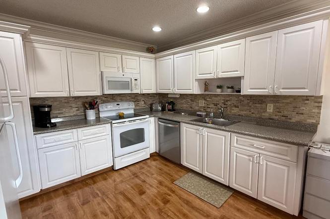 1621 NW 20th Ave #201