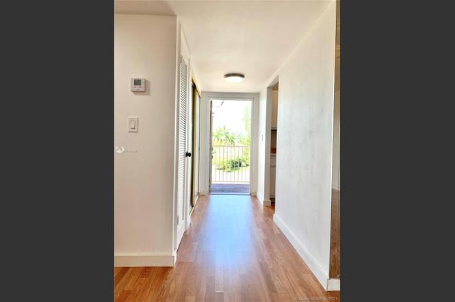 8951 Sunrise Lakes Blvd #310